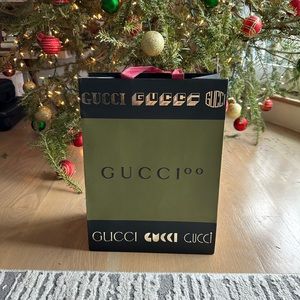 NEW Gucci paper shopping gift bag